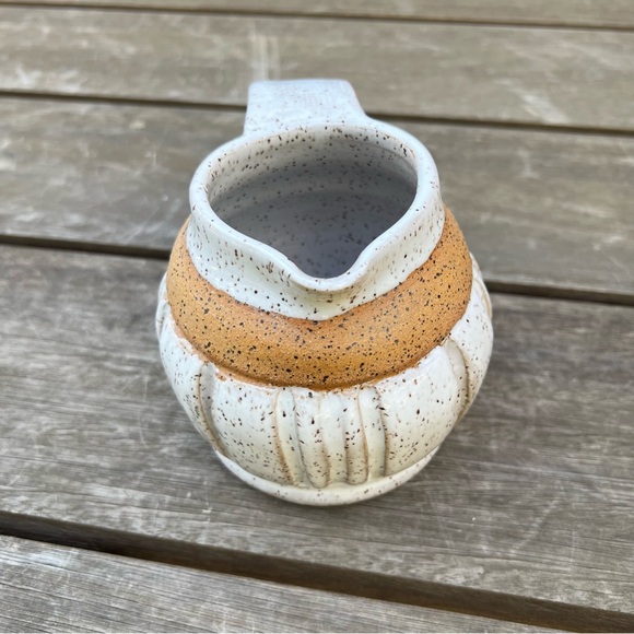 Studio Pottery Speckled Glaze Small Pitcher Gravy Pitcher Artist Signed - Picture 3 of 8